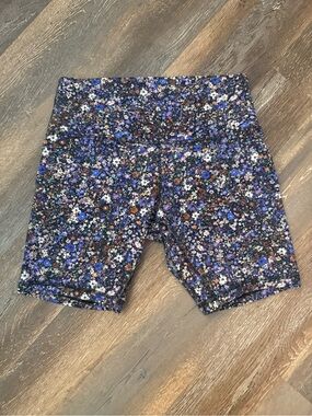 Lululemon Floral High-Rise Bike Shorts - Purple Floral